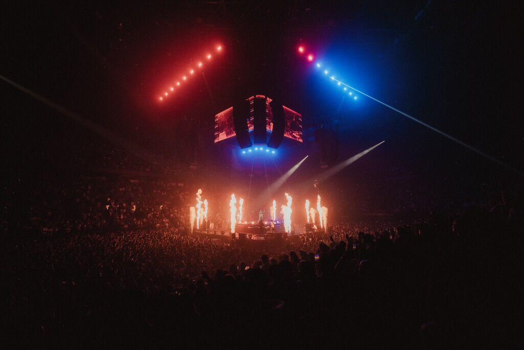 Live — festival, tournée de salle et dates isolées NOVA LIVE